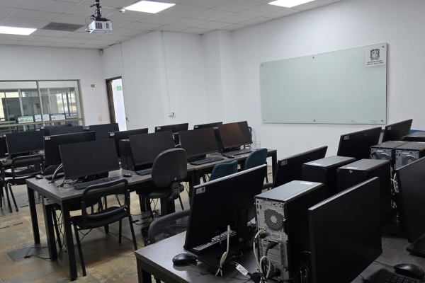 imagen decorativa Sala de informática 706