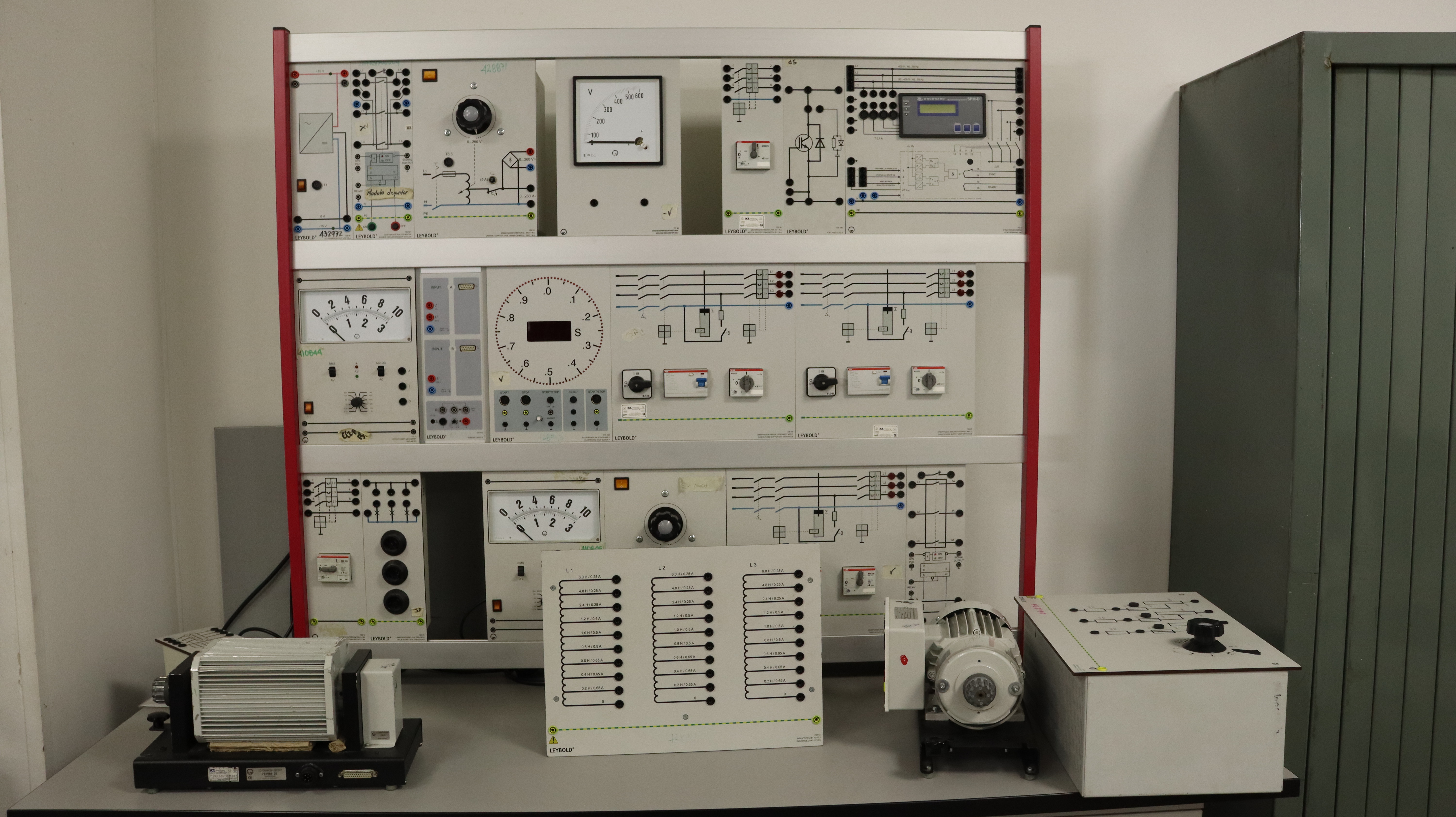 Máquina Laboratorio de Máquinas Eléctricas B 605 (3)