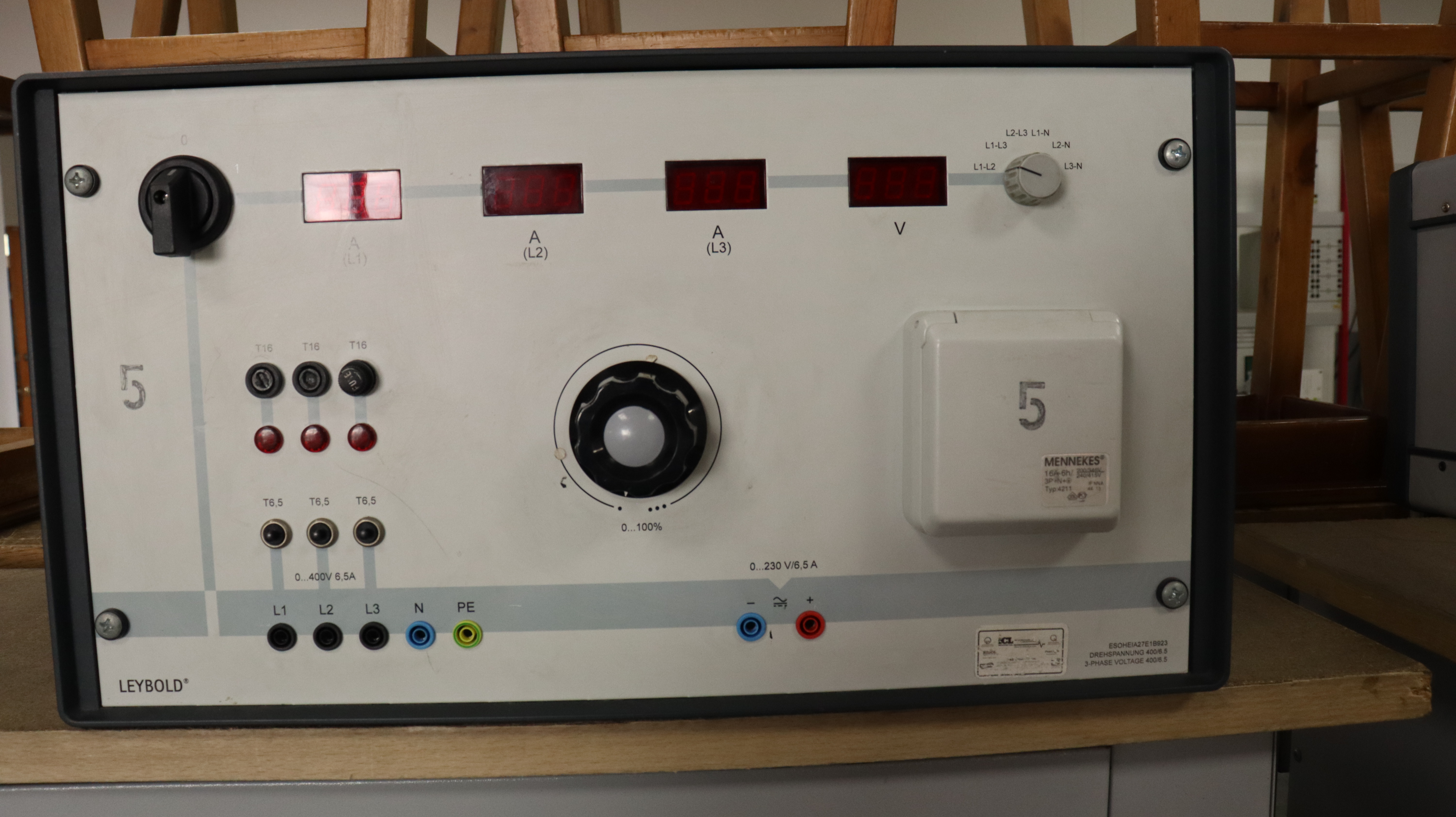 Máquina Laboratorio de Máquinas Eléctricas B 605 (7)