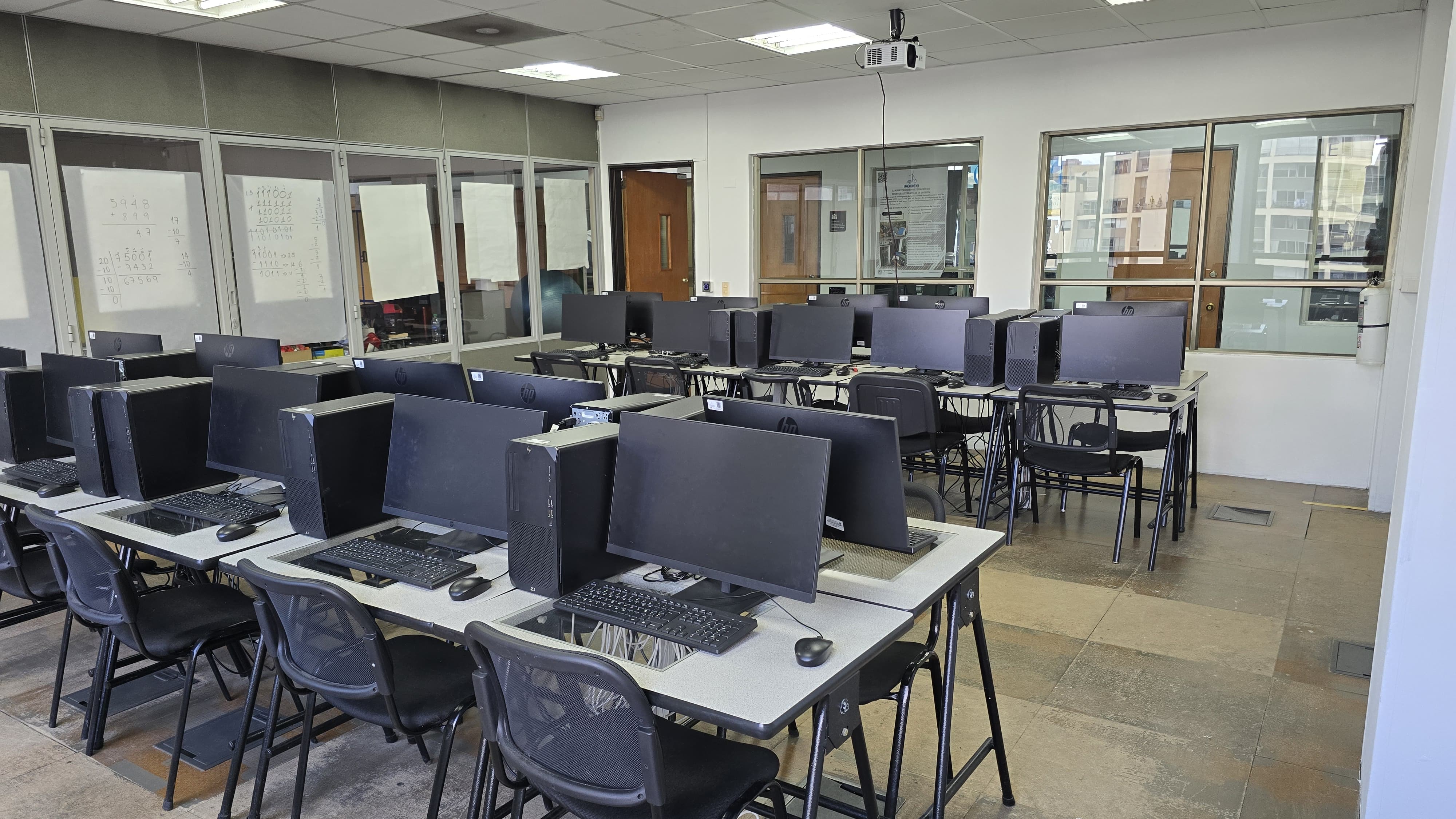 5. Salas de software-704