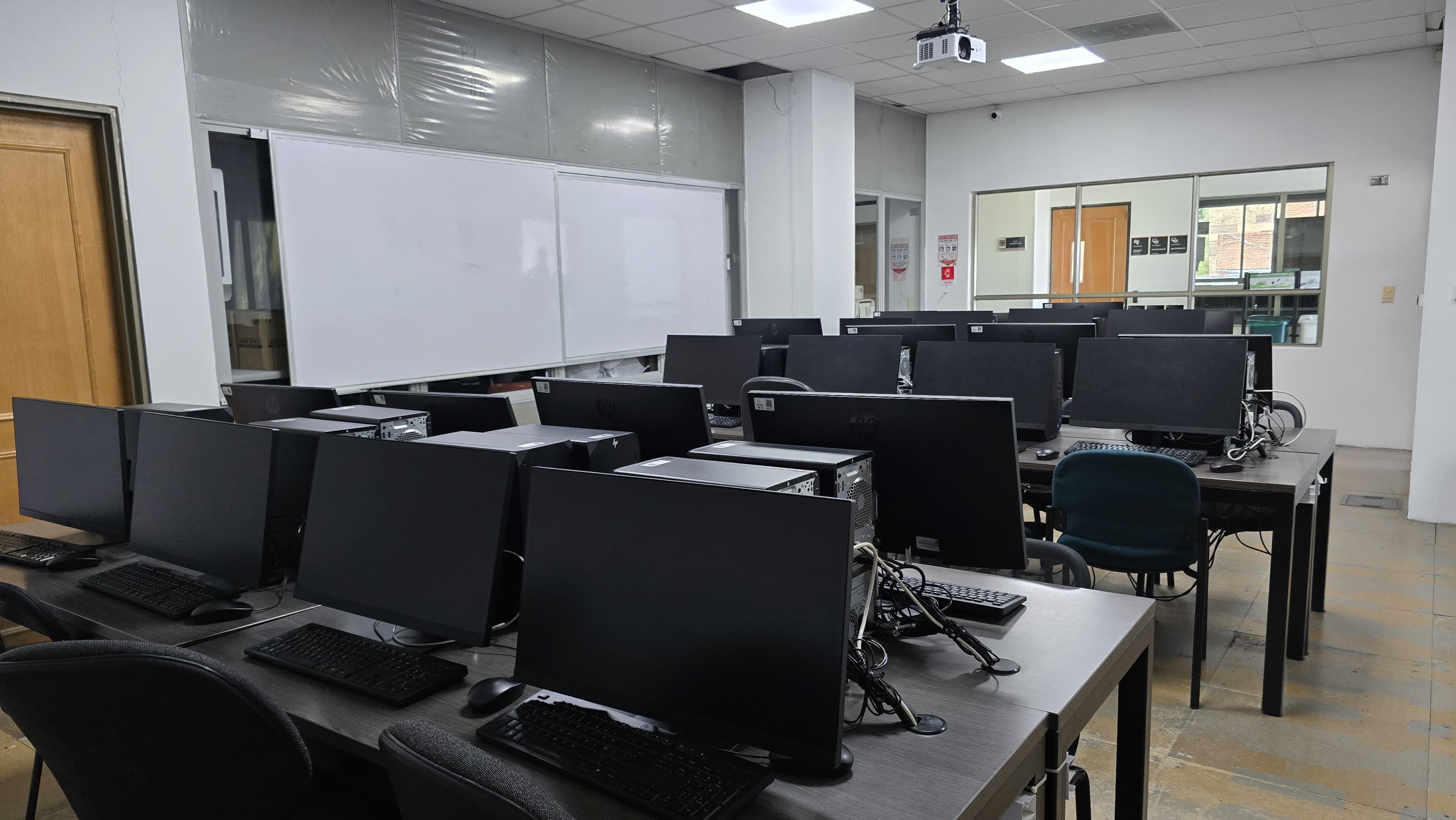 3. Salas de software-706